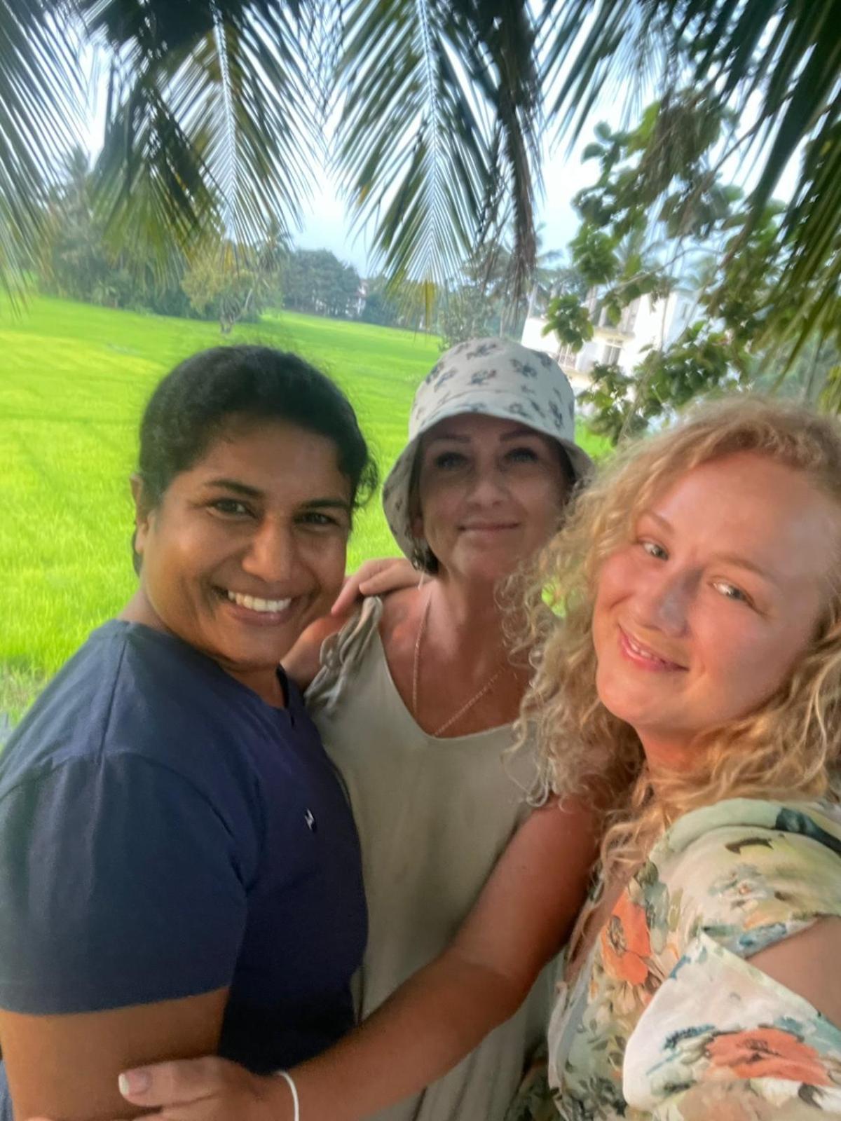 Man Guest Polonnaruwa Hotell Eksteriør bilde