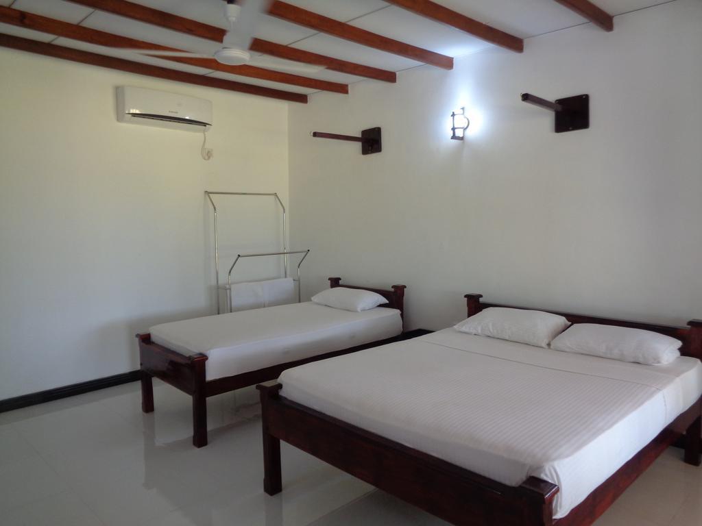 Man Guest Polonnaruwa Hotell Eksteriør bilde