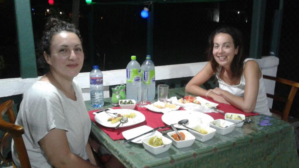 Man Guest Polonnaruwa Hotell Eksteriør bilde